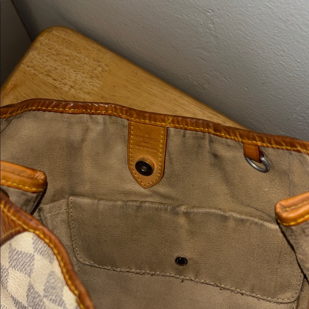 Louis Vuitton Damier Azur Shoulder Bag in Cream and Brown - Picture 7 of 9